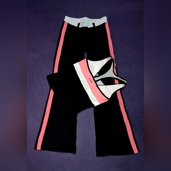 Bebe Sport 2-PC Black/Sugar Coral Tank w/Shelf Bra & Flared Pants - XS/Petites. - Picture 2 of 9